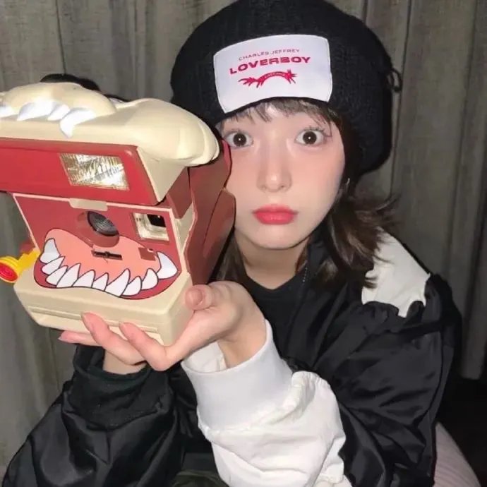 熊猫月亮封面